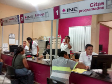 INE abri&oacute; m&oacute;dulos para solicitudes de credencial de elector