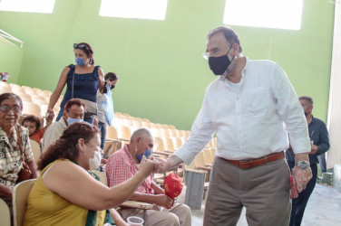 De manera presencial, Polo informa de sus actividades legislativas
