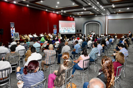 Miguel &Aacute;ngel Navarro Quintero con el Sector Empresarial