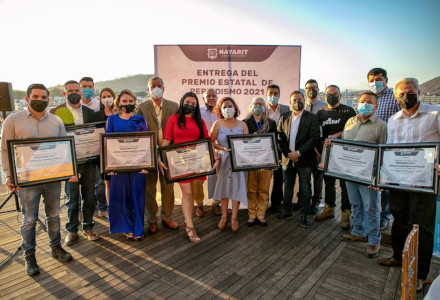 El premio estatal de periodismo lo debe otorgar el pueblo