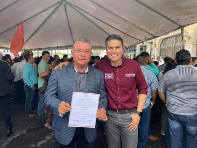 Reciben constancia de mayor&iacute;a candidatos a diputados