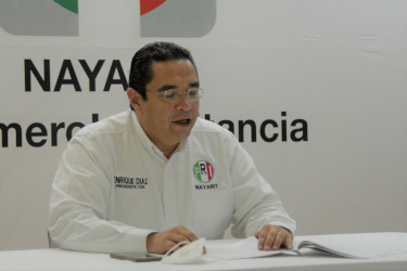 &iexcl;Aguas!, Enrique D&iacute;az corre riesgo que lo saquen de la presidencia del PRI