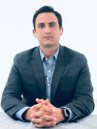 A Turismo estatal un joven empresario, din&aacute;mico