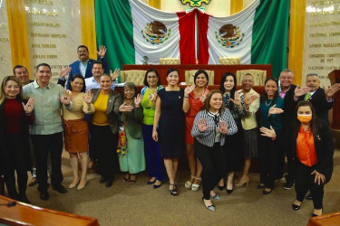 Contra la violencia de mujeres y ni&ntilde;as