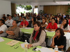Capacitaci&oacute;n  electoral del IEE recibieron maestros 