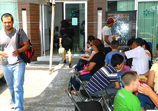 P&eacute;simo servicio en el Seguro Popular: Lola Porras