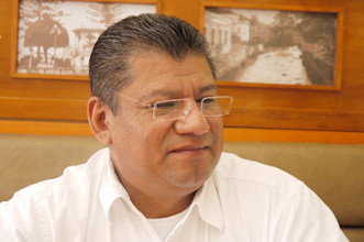 El alcalde de San Blas se lava las manos