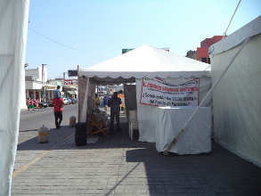 El plant&oacute;n de maestros frente a palacio de gobierno