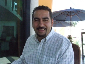 Que Roy G&oacute;mez adora a los maestros y ama la educaci&oacute;n 