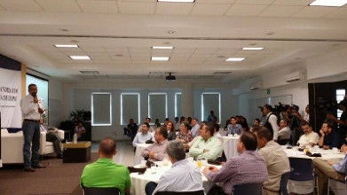 Guerra sucia, no; debate, s&iacute;