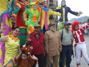 Hartazgo social, gobierno autoritario