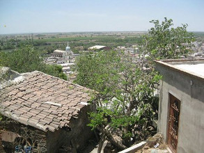 Brotan nuevos ricos en Santiago al amparo del gobierno sandovalista