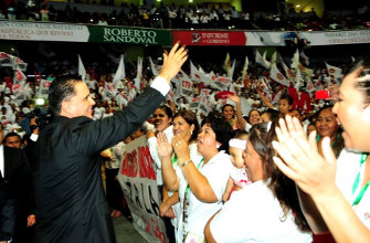 Con Roberto en su 3er informe