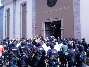 Se blinda al Congreso del Estado 