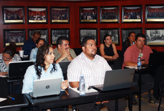 Ofrece congreso del estado capacitaci&oacute;n a sus trabajadores 