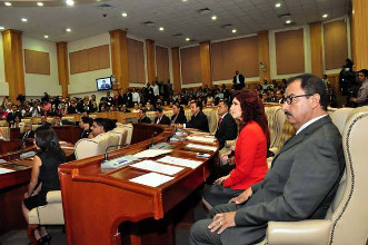 Sainete legislativo, discusi&oacute;n irrelevante