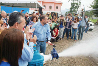 Polo entrega a los tepicenses nuevos pozos de agua 