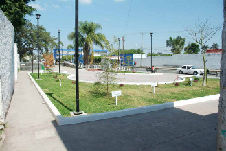 Ayuntamiento de Tepic entrega plaza p&uacute;blica frente a Prepa 13