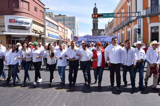 Exigencia, oposici&oacute;n y resistencia las banderas del SUTSEM