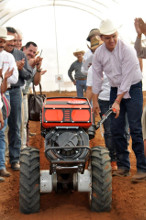 El Gobernador aprieta tuercas