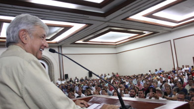 L&oacute;pez Obrador y su tal&oacute;n de Aquiles