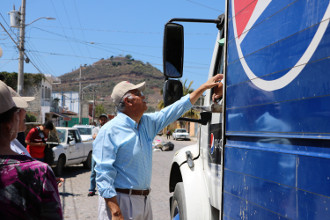 La siguiente elecci&oacute;n, es la dignidad del pueblo contra el dinero de los tramposos: Navarro Quintero