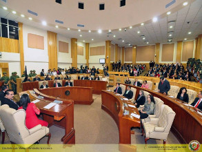 Legislar sobre la protecci&oacute;n de la familia...