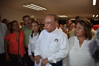 Registra PRI ante el IEEN a sus candidatos 