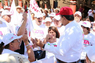 Guerra sucia en las campa&ntilde;as y nada de contenido