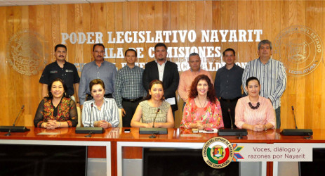 Unen esfuerzos para evitar violencia contra la mujer