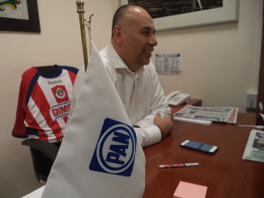 Golpeteo por el liderazgo de la XXXII Legislatura