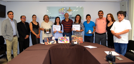 Mujeres ganaron el concurso estatal de fotograf&iacute;a auspiciado por IEEN