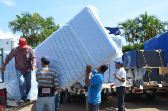 Gobierno les echa la mano a pobladores de Mora y Colonia 6 de Enero