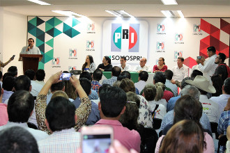 Asamblea del PRI: &iquest;Clavos al ata&uacute;d de la Naci&oacute;n?