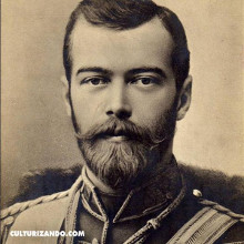 Con la revoluci&oacute;n rusa de 1905 inicia la ca&iacute;da del zarismo