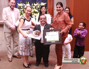 No te r&iacute;as de m&iacute;, r&iacute;e conmigo