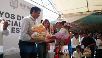 Ayuda alimentaria a la sierra de Nayarit lleva el Gobernador Echevarr&iacute;a 