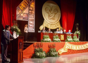 Luego de tres promesas verbales, cumpli&oacute; el gobernador Echevarr&iacute;a