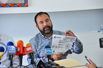 Prometi&oacute; Roberto no entregar permisos de taxi, no cumpli&oacute;