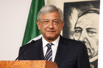 De los tres pretendientes AMLO es el &uacute;nico nacionalista