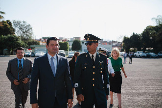 Guarda respeto el gobernador Echevarr&iacute;a al Ej&eacute;rcito