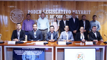 A innovadores estudiantes de la UAN respalda Congreso