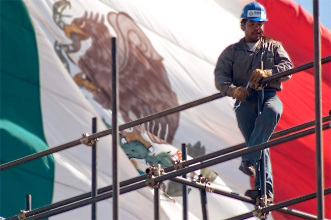 La nueva democracia burguesa y sus contradicciones internas