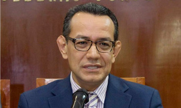 Se va de la presidencia, y enseguida de la magistratura