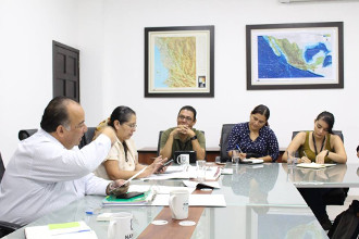 Con sumo cuidado se documenta el informe del gobernador Echevarr&iacute;a, nada de quimeras