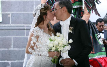 Todo por asistir a una boda ostentosa