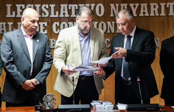 Recibe Congreso el primer informe de gobierno del Ejecutivo