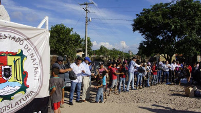 Personal de confianza y sindicalizado del Congreso aport&oacute; para completar 350 mil pesos a damnificados