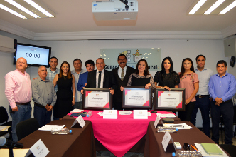 Con aplausos se fueron tres consejeros del Instituto Estatal Electoral