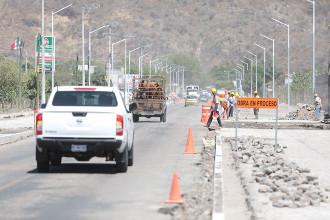 Arrecia gobernador realizaci&oacute;n de obra p&uacute;blica